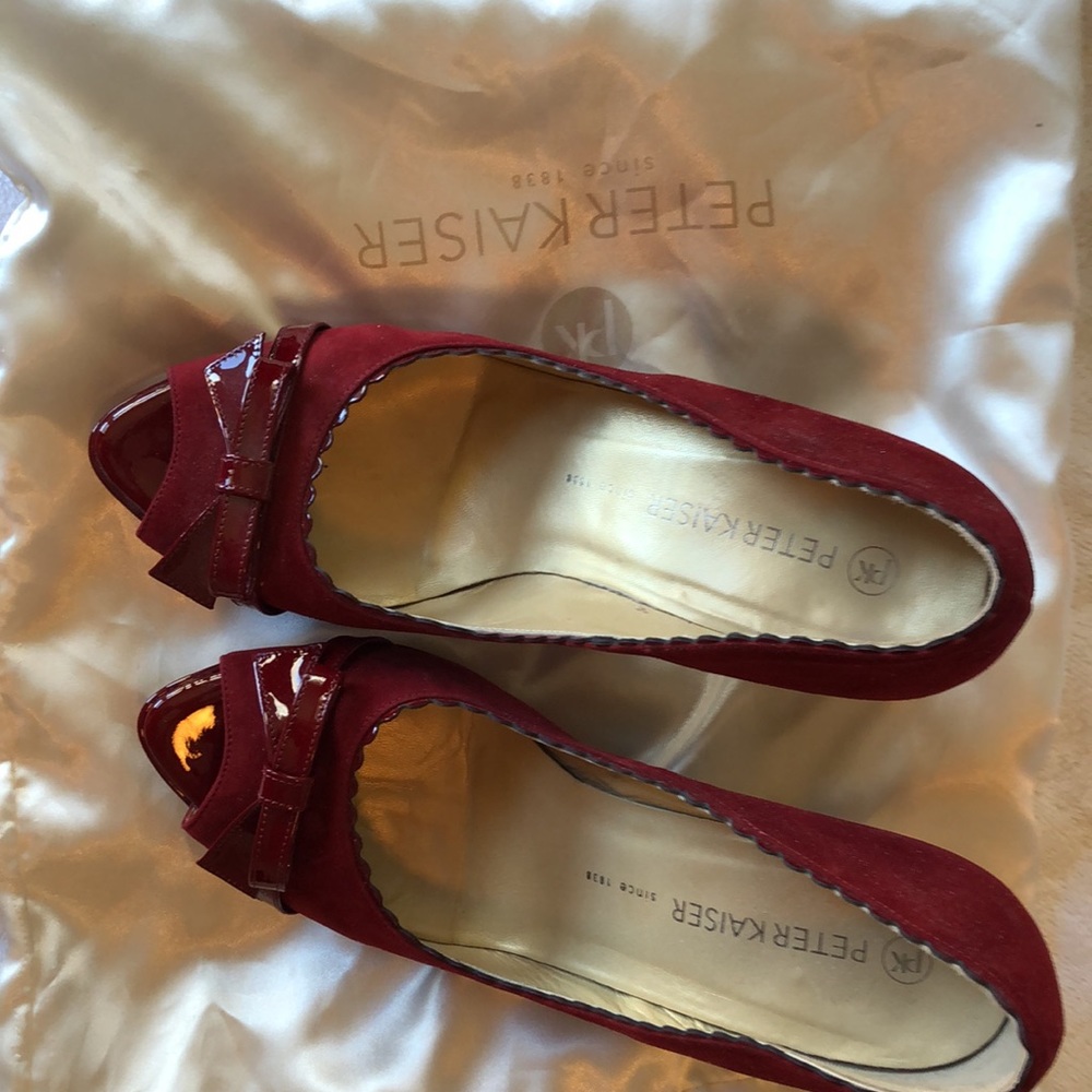 Gorgeous pair of Deep red velvet heels.